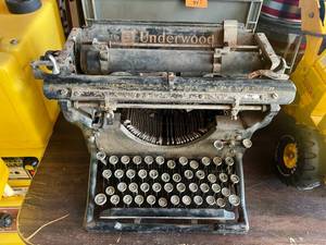 lot 348 image: Antique Underwood Typewriter