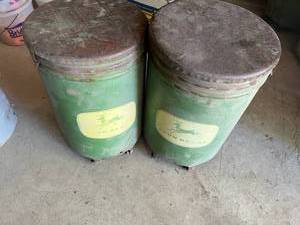 lot 357 image: John Deere Planters