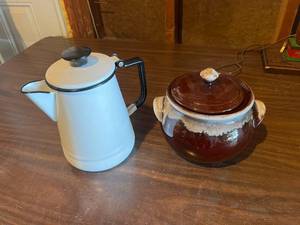 lot 382 image: Enamel Pot & Bean Pot