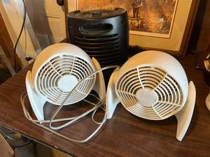 lot 385 image: Fans & Heater