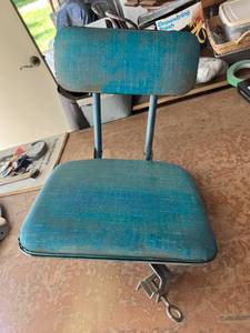 lot 397 image: Vintage Collapsible Boat Seat