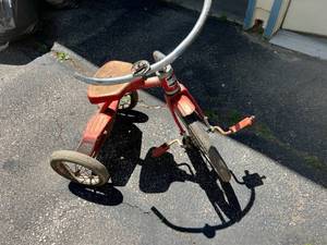 lot 421 image: Tricycle