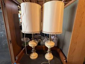 lot 428 image: Matching Lamps