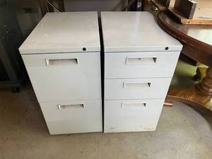 lot 438 image: Pair of Metal File Cabinets