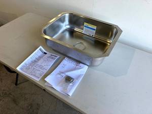 lot 46 image: Moen 1800 Series Stainless Steel 23.5 in. Single Bowl Undermount Kitchen Sink with 7 in. Depth