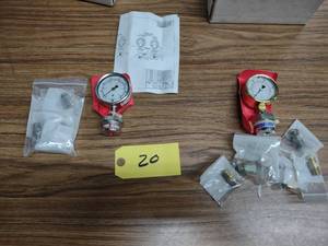 (2) ITW Dynetec Pressure Gauges, Ne...