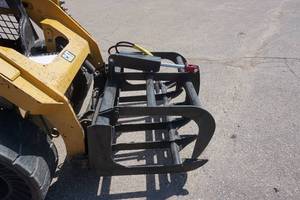 Brand New Made In USA Universal Mount Bobcat Skid Loader Skid Steer 48 Root Grapple Bucket