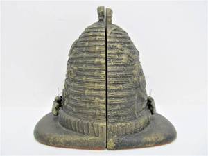 lot 27 image: Cast Metal or Brass Beehive Bookend Set