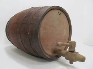 lot 42 image: Old Vintage Wood BarrelKeg wSpout