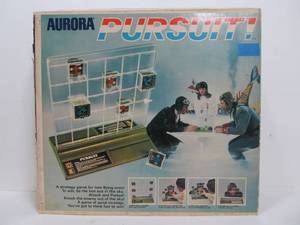 lot 48 image: Like-New Large Vintage AURORA Military Board Game - PURSUIT