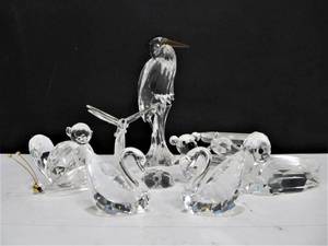 lot 16 image: Group of Swarovski etc Crystal Figurines