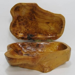 lot 120 image: Beautiful Large Burled Wood Hinged Box