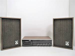 lot 128 image: Like-New Vintage Panasonic Model RE-8174 Stereo & 8-Track System wSpeakers