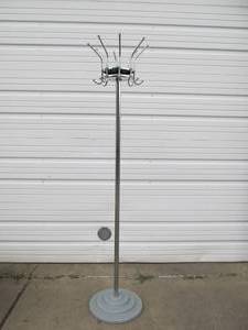 lot 138 image: Heavy Duty Vintage Mid Century Chrome HatCoat Rack