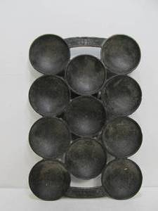 lot 157 image: Old Antique Signed Waterman Cast Iron Pan