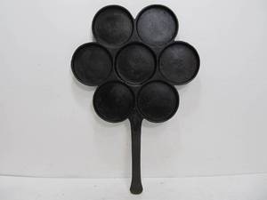 lot 158 image: Vintage Cast Iron Cake Pan
