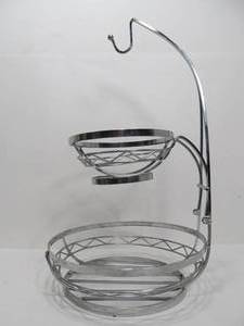 lot 186 image: Quality Large Chrome Fruit BasketHolder