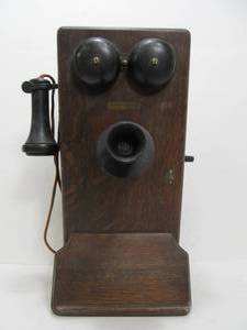 lot 189 image: Antique Oak WESTERN ELECTRIC Wall Telephone