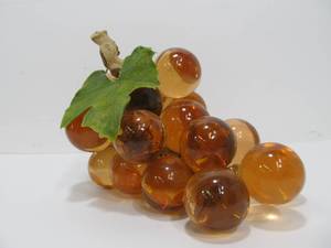 lot 213 image: Vintage Mid Century Orange Lucite Grape Cluster on Driftwood