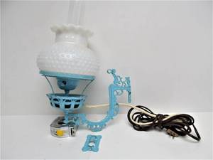 lot 170 image: Vintage Cast Iron STOVER Swinging Sconce Lamp