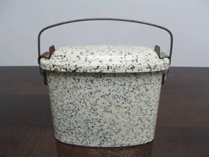 lot 176 image: Excellent Old Vintage French Enamelware Fricotine Lunch Box