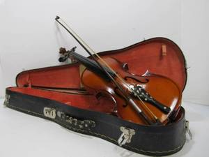 lot 273 image: Vintage Violin wCase #2