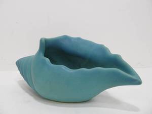 lot 261 image: Vintage Signed VAN BRIGGLE Art Pottery Shell - Blue