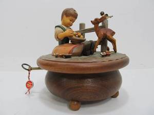 lot 262 image: Very Nice Vintage ANRI Carved Wood Music Box