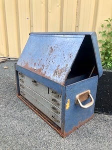 lot 334 image: Heavy Duty Vintage HUOT Metal Tool chest
