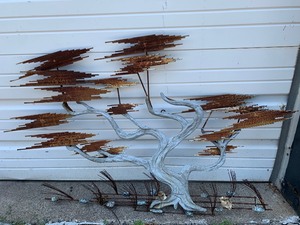 lot 330 image: Very Cool Vintage Large Metal 3D Tree Wall Sculpture