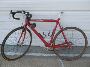 lot 331 image: NOS Never Used CANNONDALE 3.0 Road Racing Series Bicycle