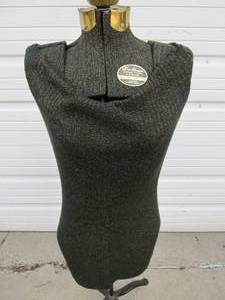 lot 351 image: Nice Vintage TRU-SHAPE Dress Form by Singer