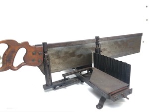 lot 358 image: Nice Antique Miter Box wSaw
