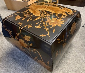 lot 354 image: Beautiful Excellent Quality Japanese Style DREXEL Heritage Et Cetera Coffee Table