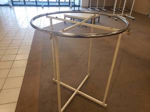 Round Clothing Display Rack