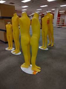 2 Mannequins on One Stand