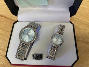 lot 1 image: Geneva Mens and Womens Matching Watch Set