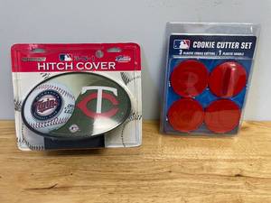 lot 84 image: MLB Minnesota Twins Hitch Cover and Cookie Cutter Set