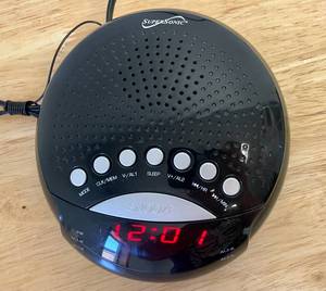 lot 18 image: Supersonic Radio Alarm Clock.  