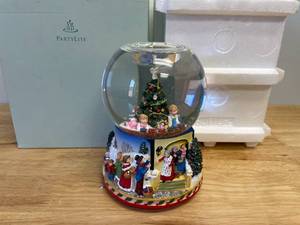 lot 28 image: Partly Lite Christmas Morning Musical Snow Globe
