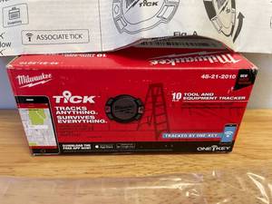 lot 75 image: 4 Pack Milwaukee Tick Tool and Equipment Trackers 48-21-2000