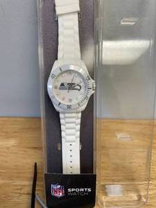 lot 49 image: Lot of Various Wrist Watches, New and Vintage