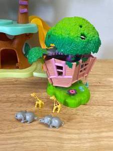 lot 82 image: Lot of Littlest Pet Shop and Polly Pocket Playsets and Figurines