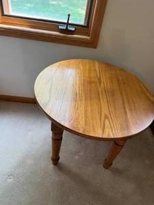 Wood End Table - Round