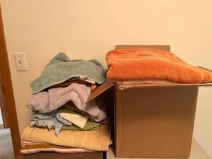 Lot of Bath Towels