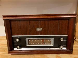 Vintage Magnavox Radio