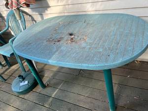 Patio Table, chairs & Umbrella