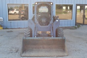 2013 John Deere 326E Skid Loader w Bucket Attachment - 1674 Hours -