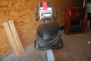 lot 204 image: NordicTrack Commercial VR23. Statio...