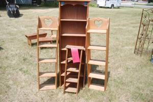 lot 207 image: Four heart shelves bookshelf...